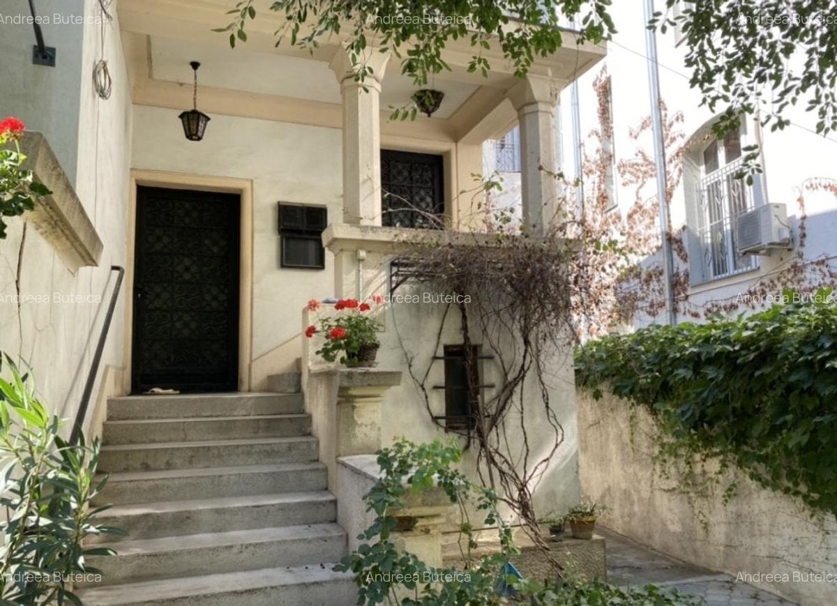 Casa in Cartierul Armenesc - curte individuala - 12