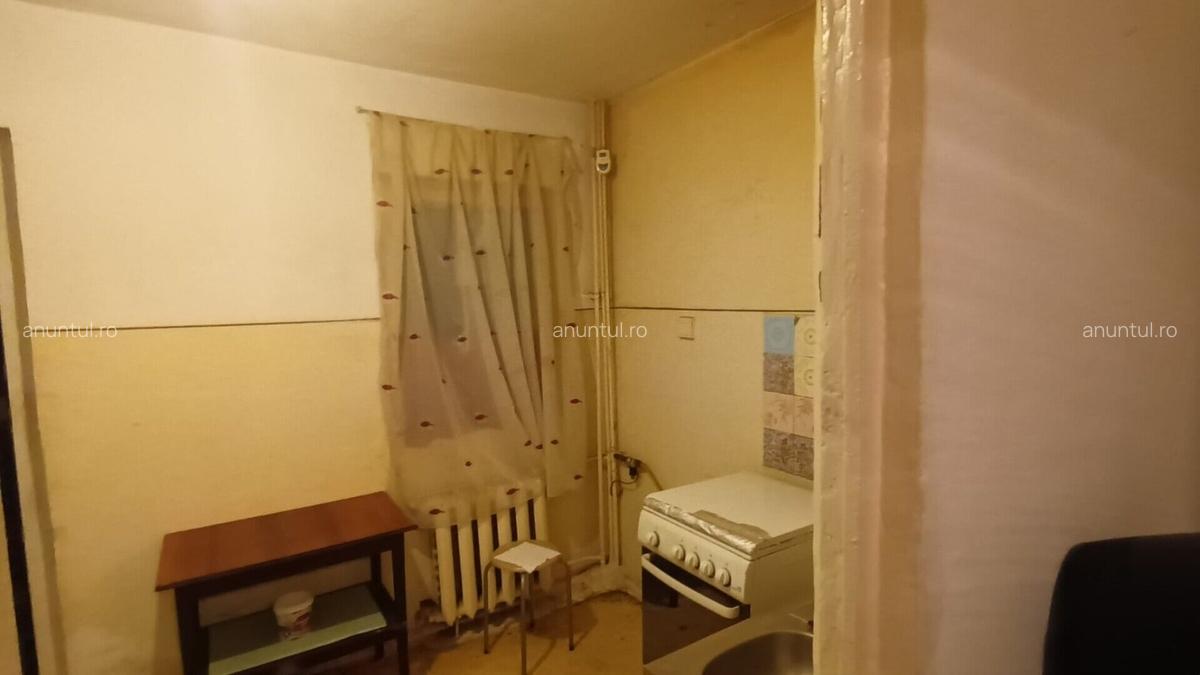 Titan, apartament 2 camere 1 Decembrie, 2 balcoane, an 1980 - 6