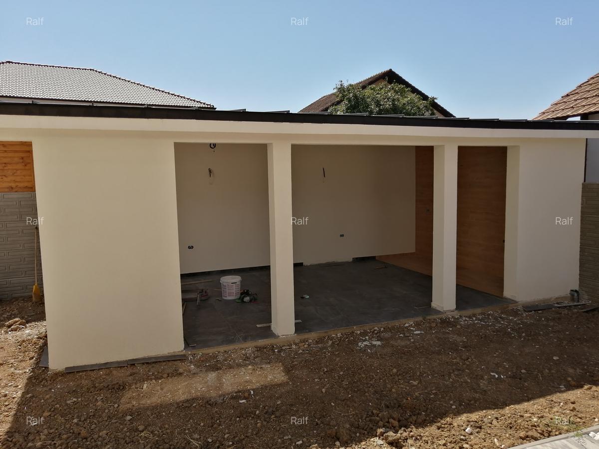 Casă cu 5 camere în Dumbrăvița - 10