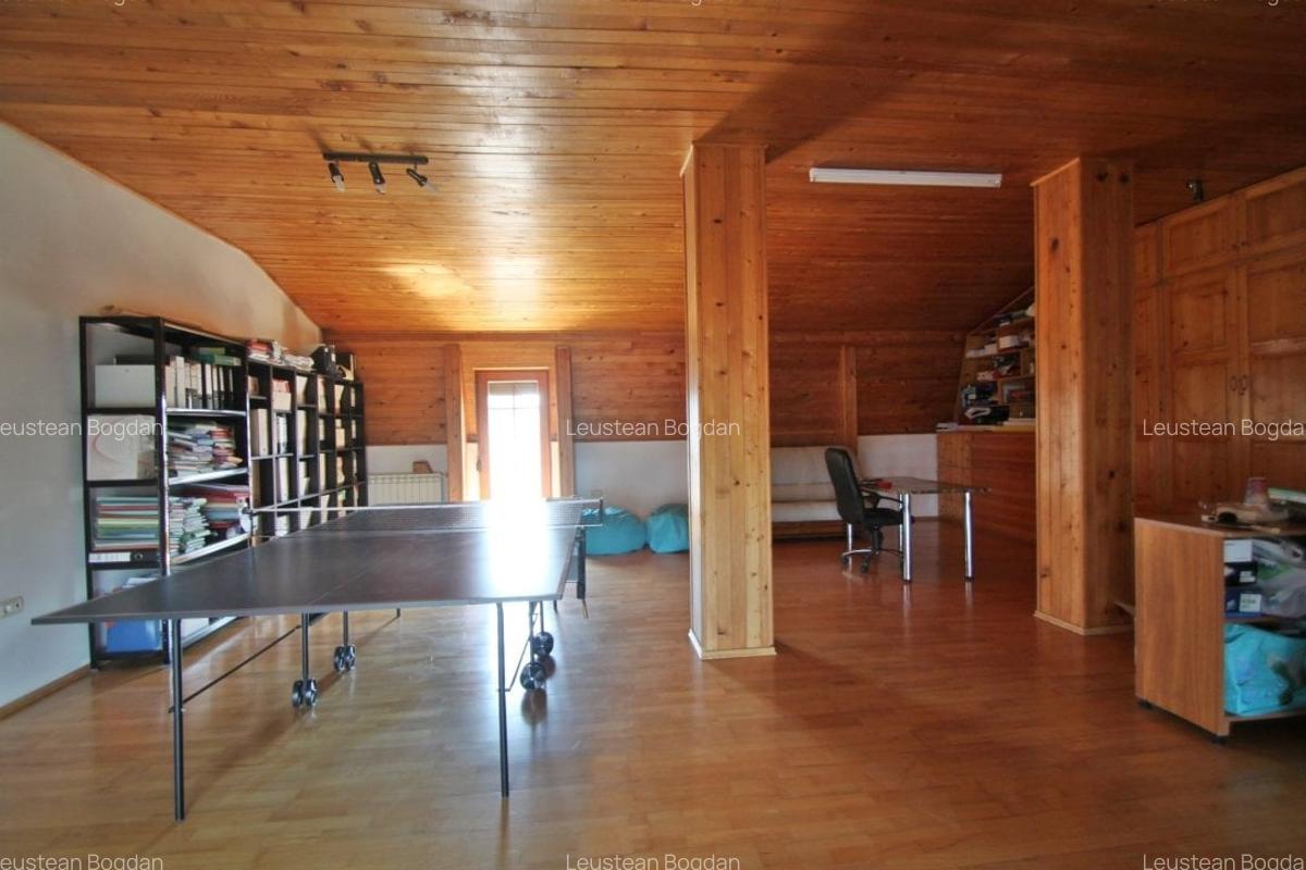 Casă cu 8 camere în Tomis II - 13