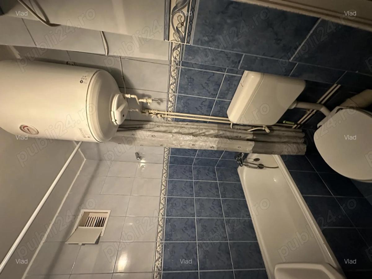 Inchiriez Garsoniera 24mp in zona Piata Tractorul , et.1 - 8