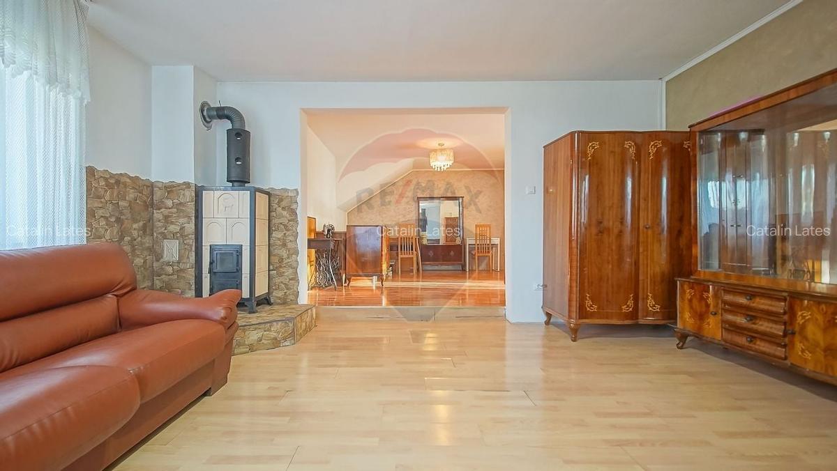 Casa cu 6 camere de vanzare in Rasnov, teren 1.100 mp, zona Glajarie - 14