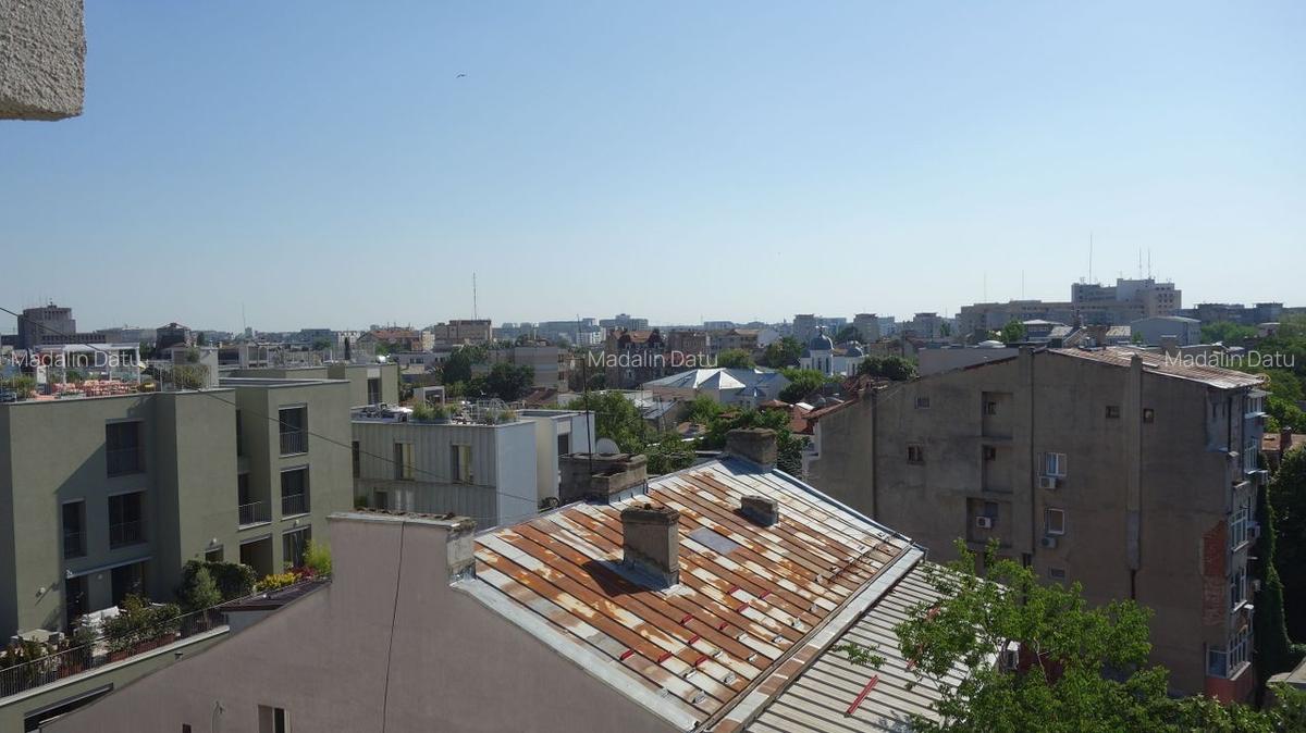 Calea  Victoriei-Piata Sfintii Voievozi: 171mp+55 mp terasa - 28