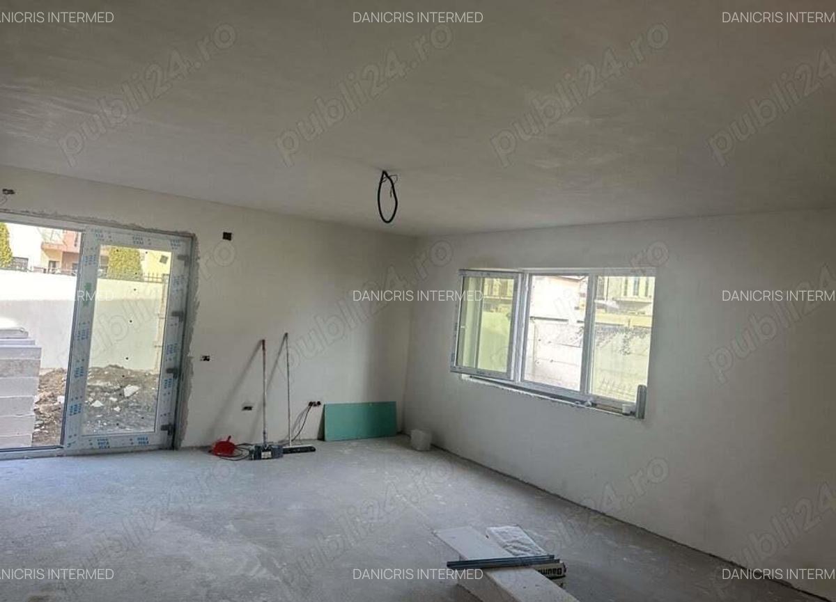 Vila de Vanzare in Zona KM 5 - 2