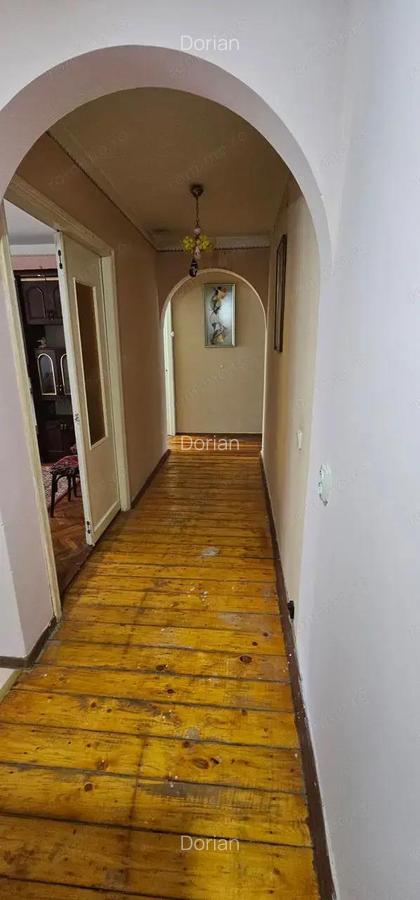Ofer spre vanzare apartament cu 3 camere in zona Nicolae - 2