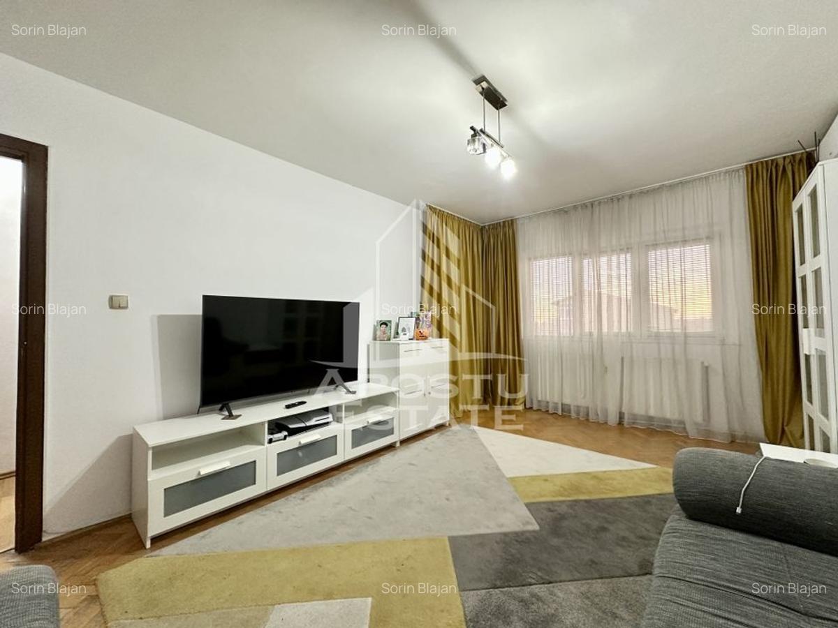 Apartament cu 3 camere, decomandat, Lipovei - 1