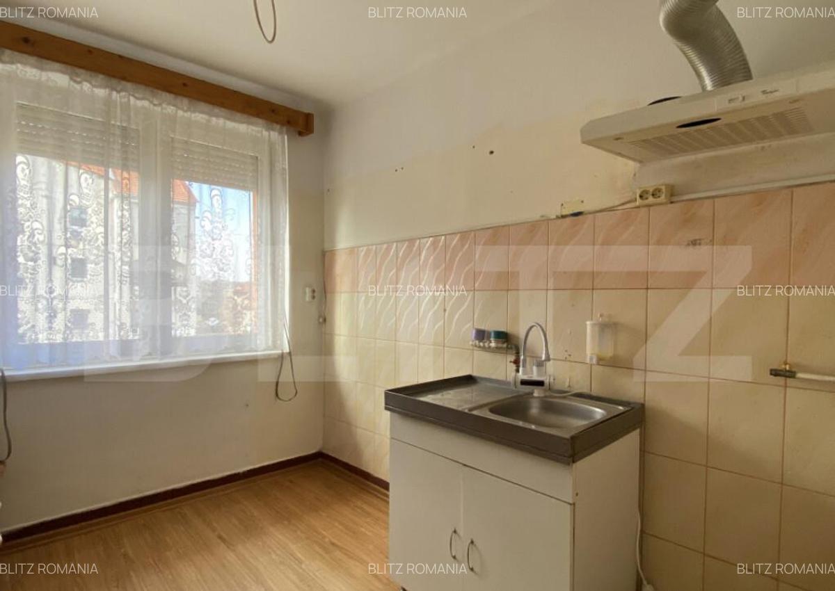 Apartament de vanzare, cu 2 camere, 45 mp, balcon, zona Cent - 4