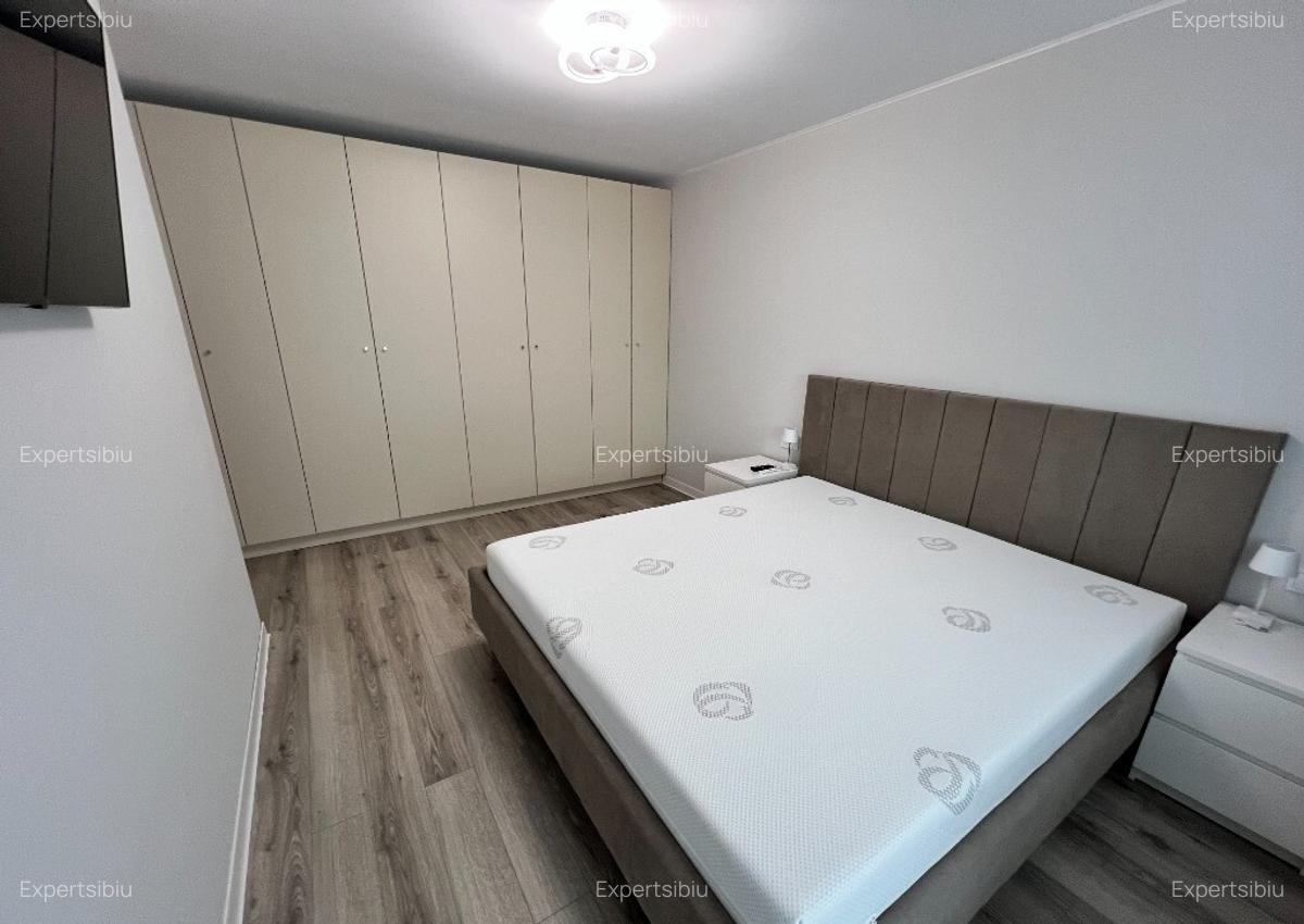 Inchiriere casa 4 camere decomandate ?elimbar, str. Triajului - 3