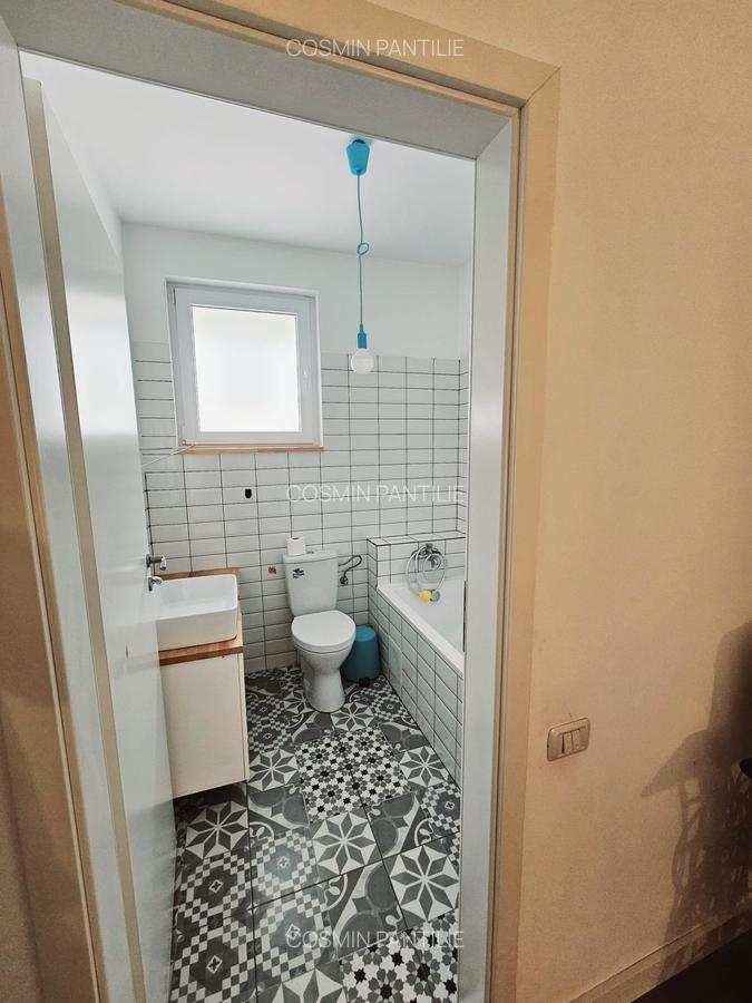 Casă cu 3 camere în Săbăreni - 11