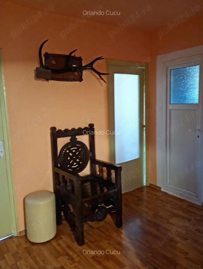 Vand apartament 3 camere Petrosani - 2