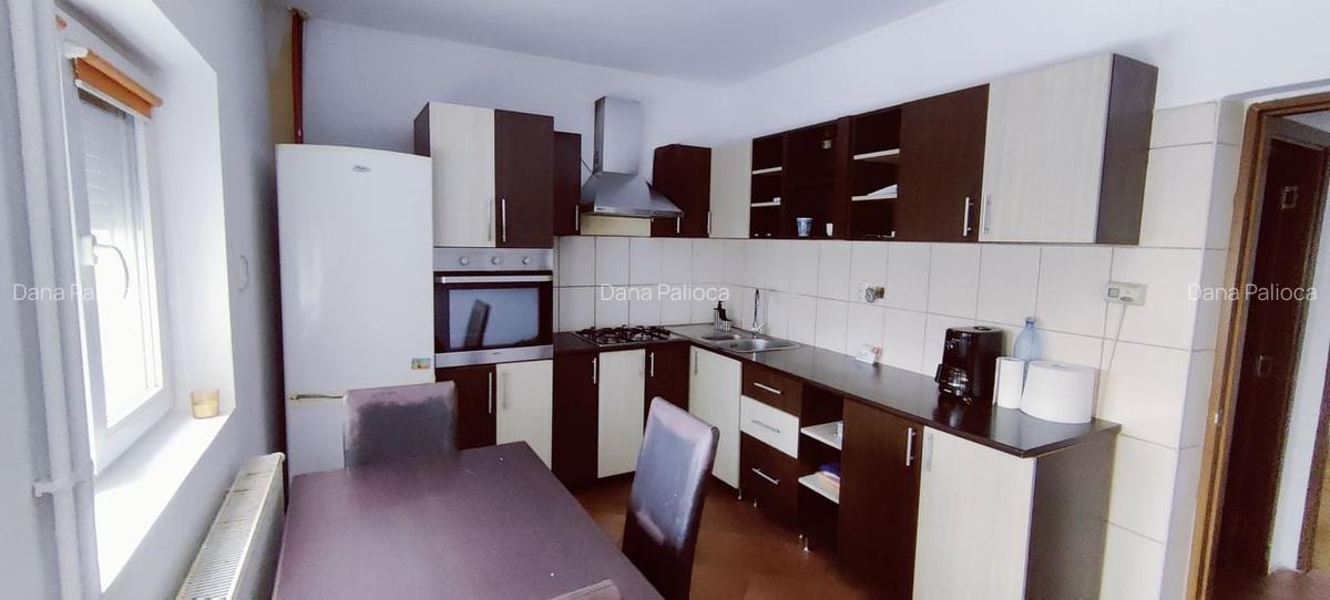Apartament cu 5 camere decomandat în Ghiroda - 9
