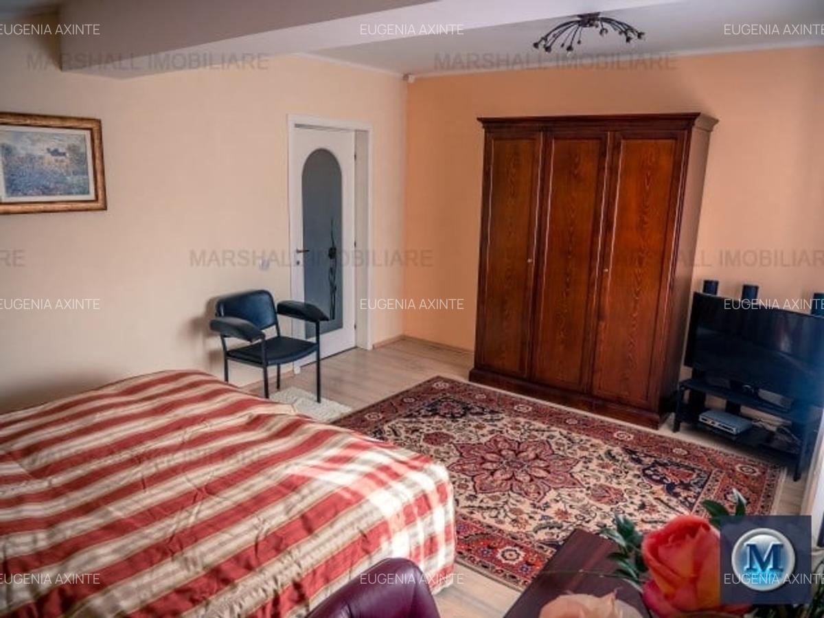 Casă cu 7 camere în Vest - 14