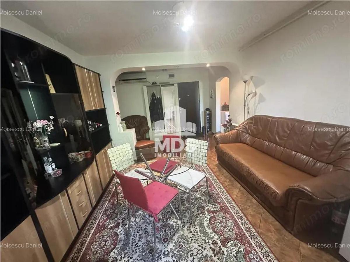 Mobilat #537;i utilat cu 2 balcoane, modificat in 3 camere, aproape de Pia #539; #259; Verde - 4