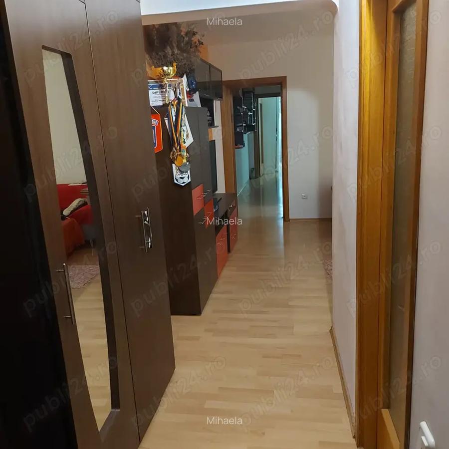 Vand apartament apartament cu trei camere in Slobozia - 2