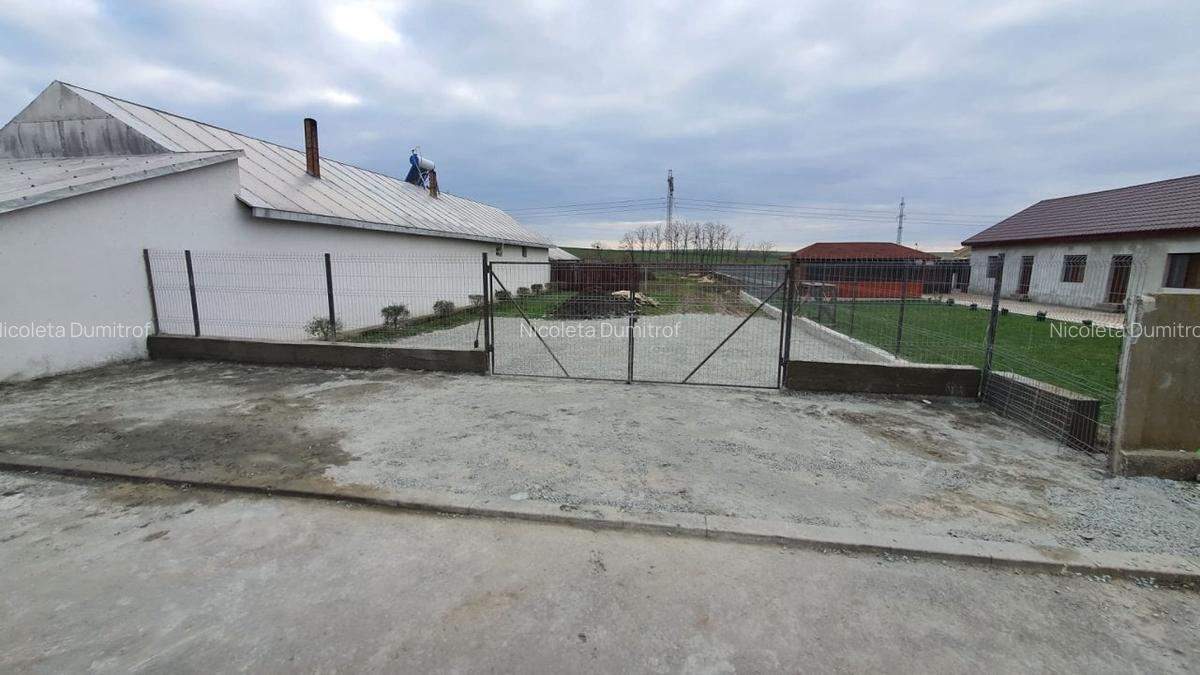 Teren intre case, strada asfaltata, utilitati , 1300 mp, Poiana, 45000 euro - 4