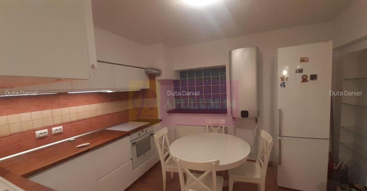 Apartament Ultracentral Pia?a Romana Etajul 1 - 9