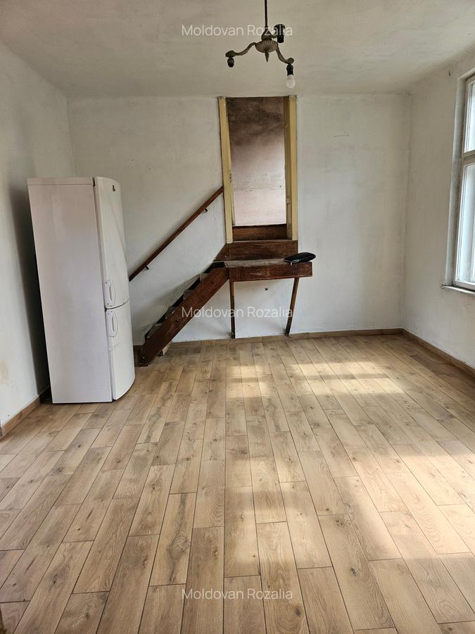 De vanzare casa centrala,situat  la 200m de centru,cu 5 camere,necesita renovat. - 4 De vanzare casa centrala,situat  la 200m de centru,cu 5 camere,necesita renovat. - 4