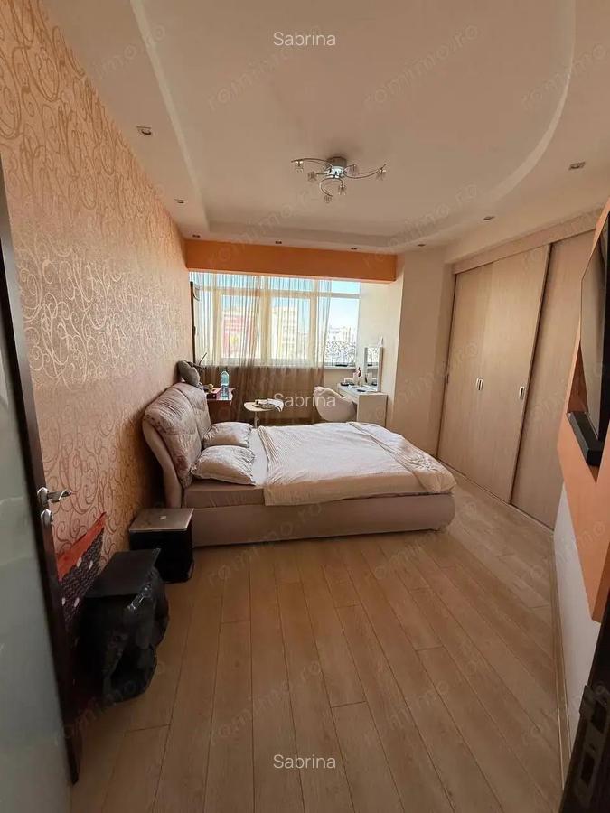 Ofer spre vanzare apartament de 3 camere in zona crangasi - 3