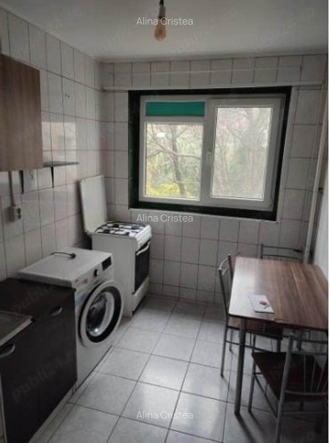 Metrou 1 Decembrie - 2 camere , decomandat - 2