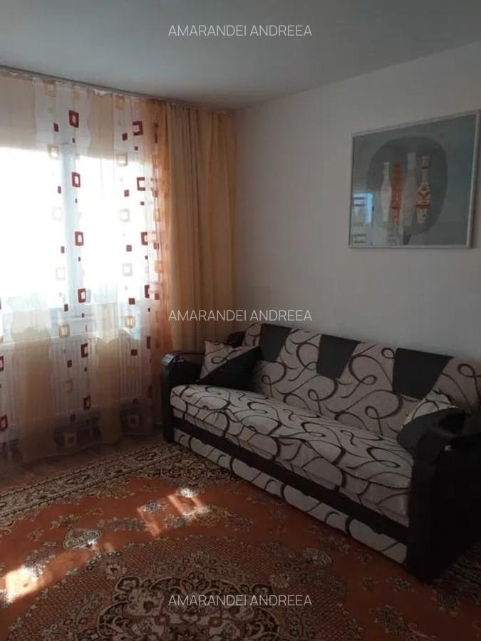 Apartament cu 2 camere, etajul  3/4 zona  Podu Ros - 2