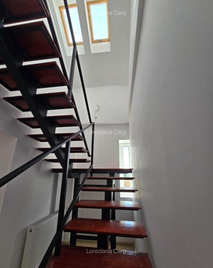 Casa moderna tip duplex - 3 camere - 2 bai - 410 mp teren - 13