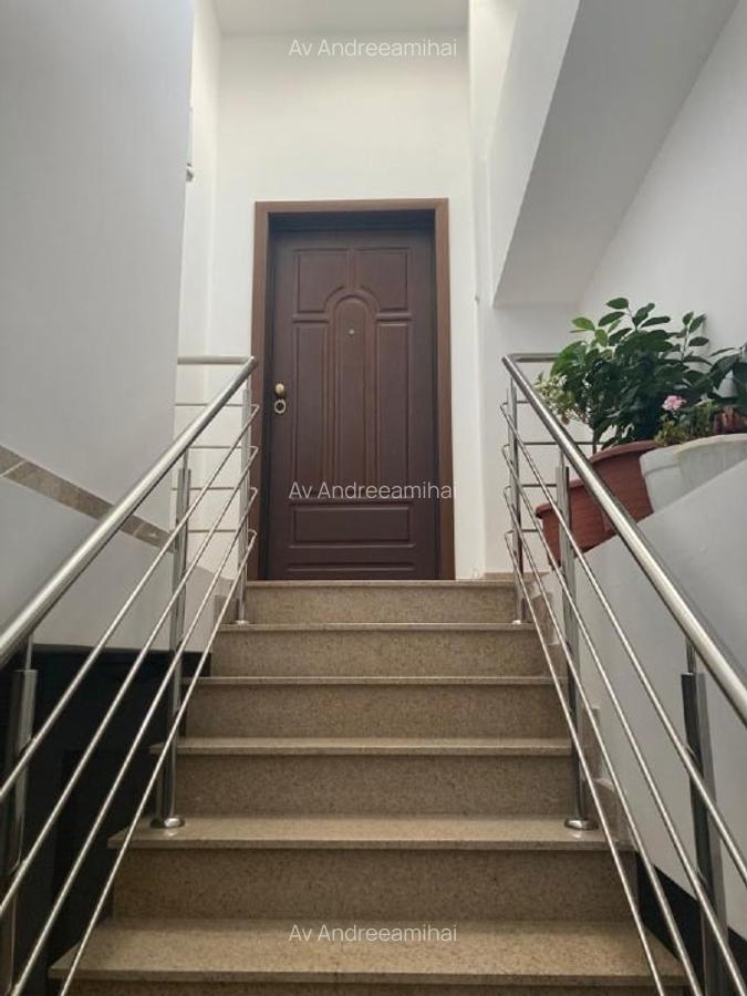 Particular inchiriez apartament lux zona centrala - 2