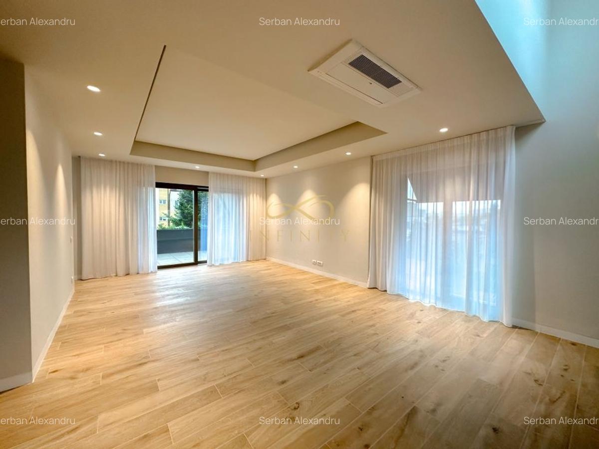 Triplex | 4 camere | 302 mp | Dacia  | 3 Parcari | NZeb - 9
