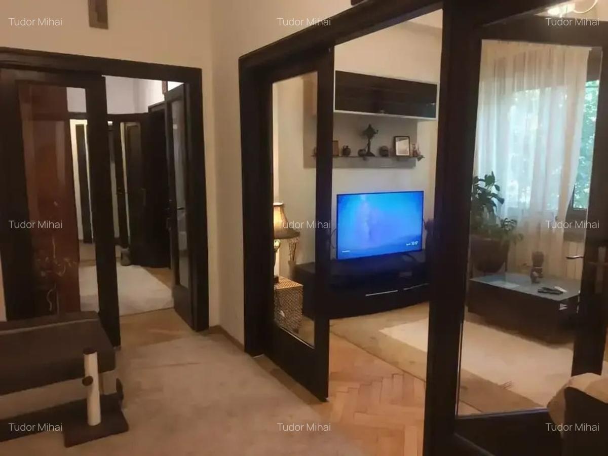 Apartament cu 3 camere in Imobil Interbelic - 11