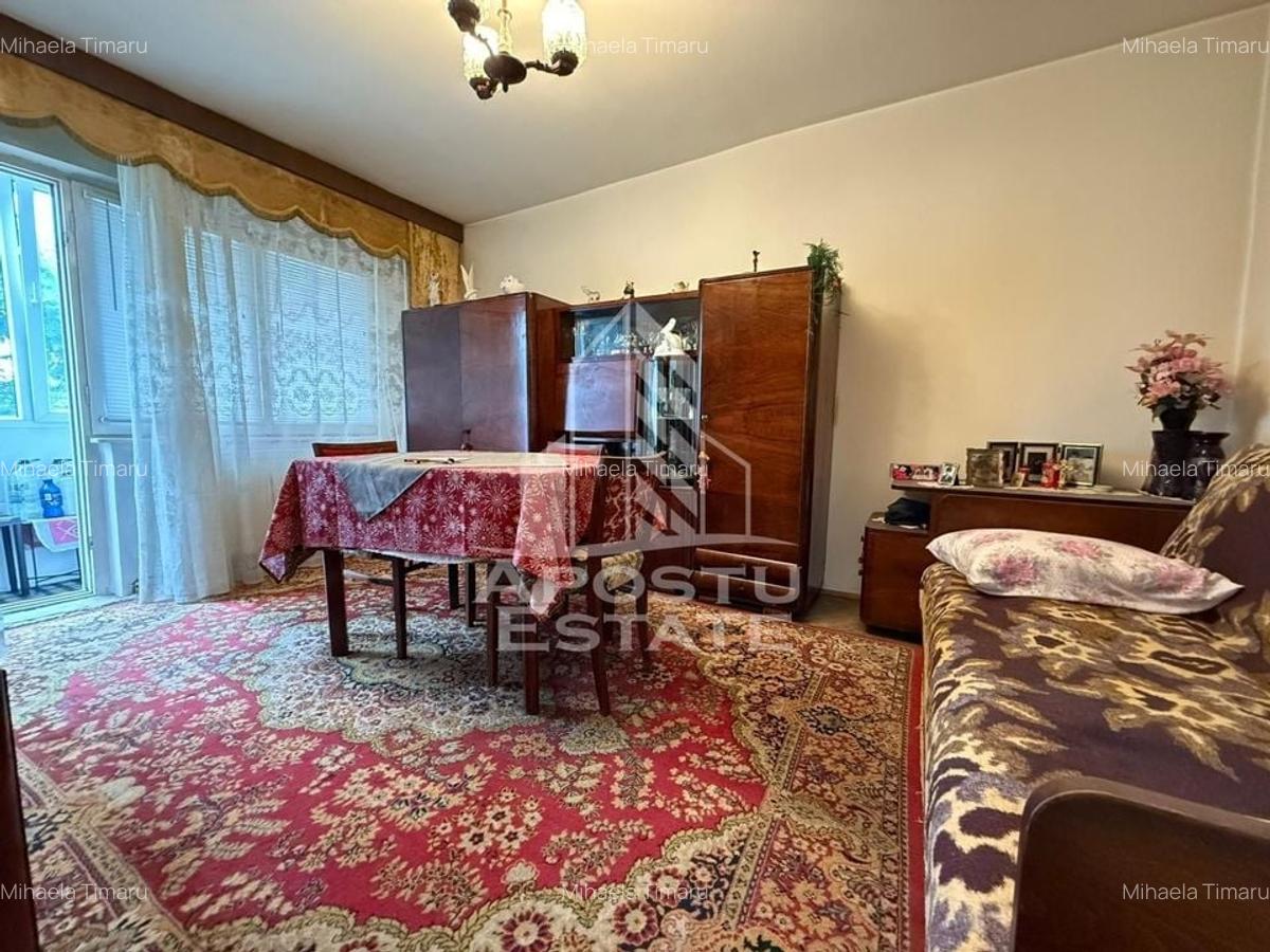 Apartament cu 3 camere, etajul 3, centrala proprie, zona Sagului - 1