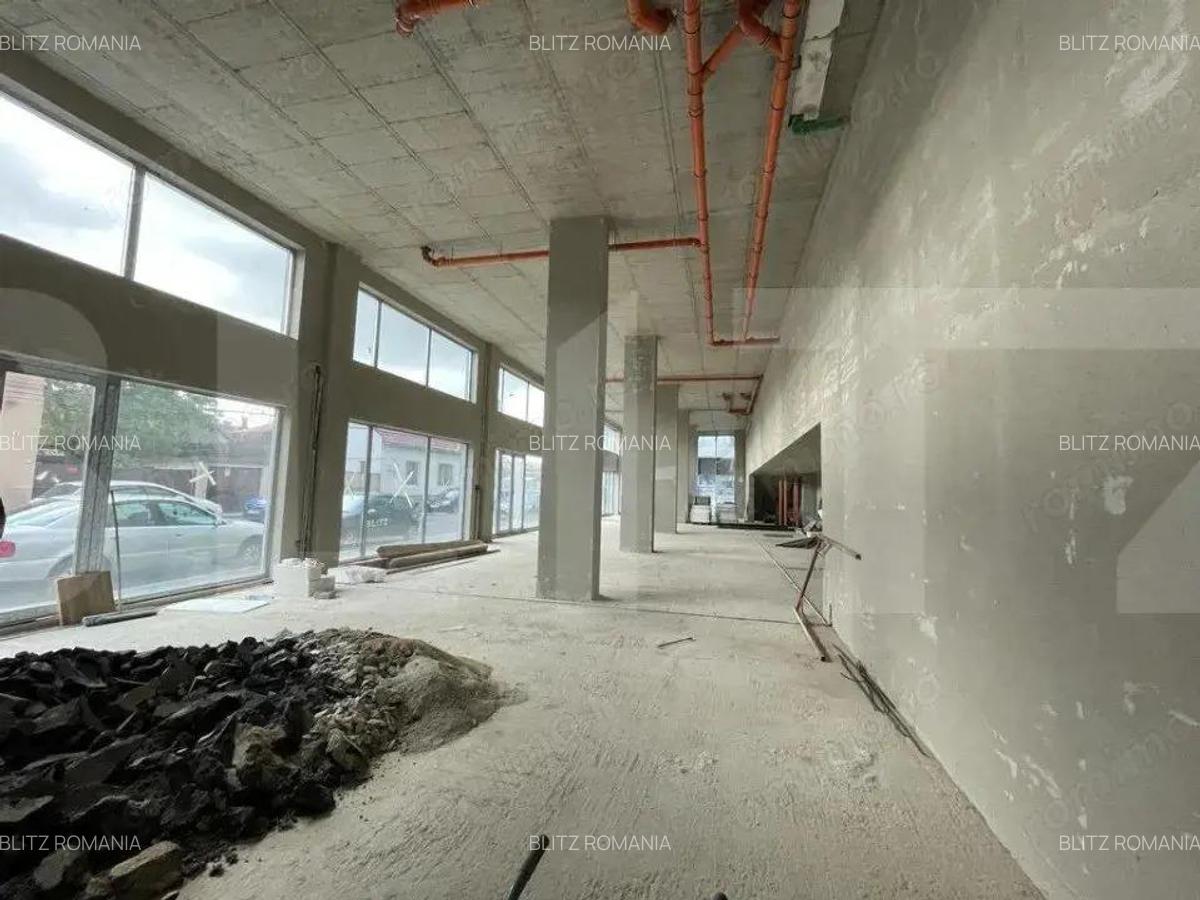 Spatiu comercial, parcare, 214 mp, zona Garii - 1