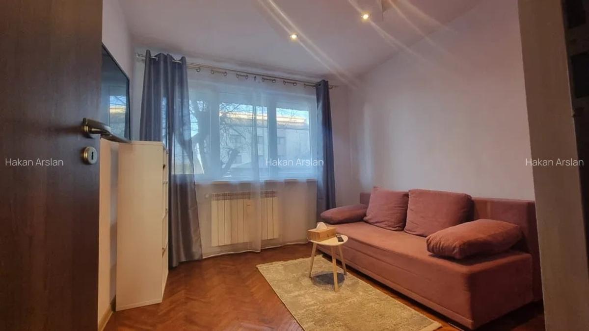 Apartament cu 3 camere renovat, la parter, metrou, zona Crangasi - 2