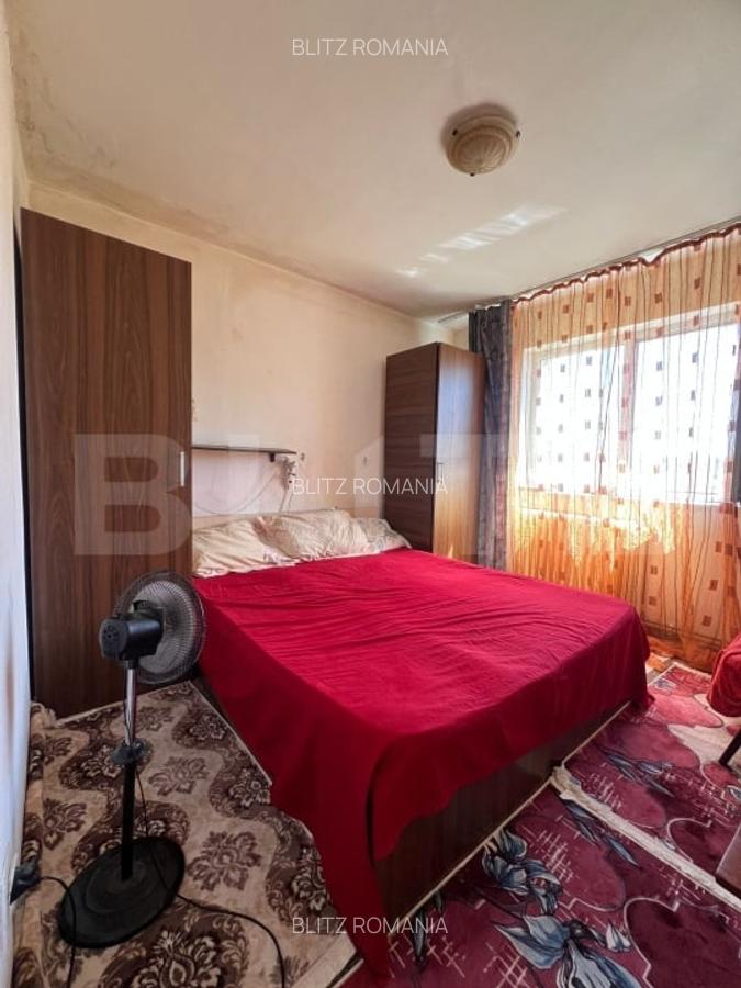 Apartament cu 3 camere, decomandat, zona micro 3 - 5