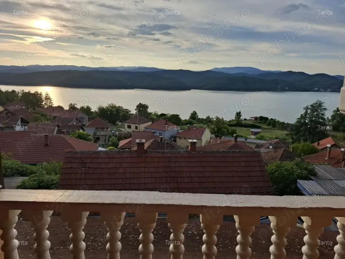 Casa spa?ioasa cu vedere panoramica, situata in Tekija Serbia, la doar 25 km de Por?ile de Fier I - 8