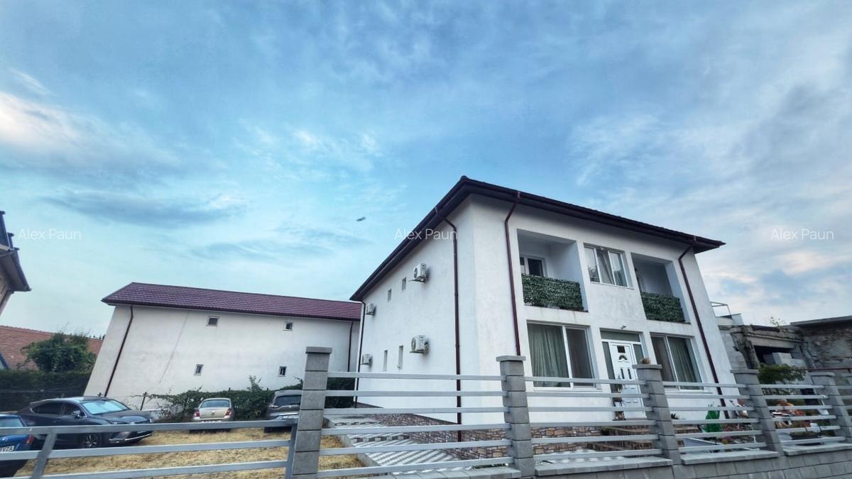 Casă cu 25 camere în Central - 1