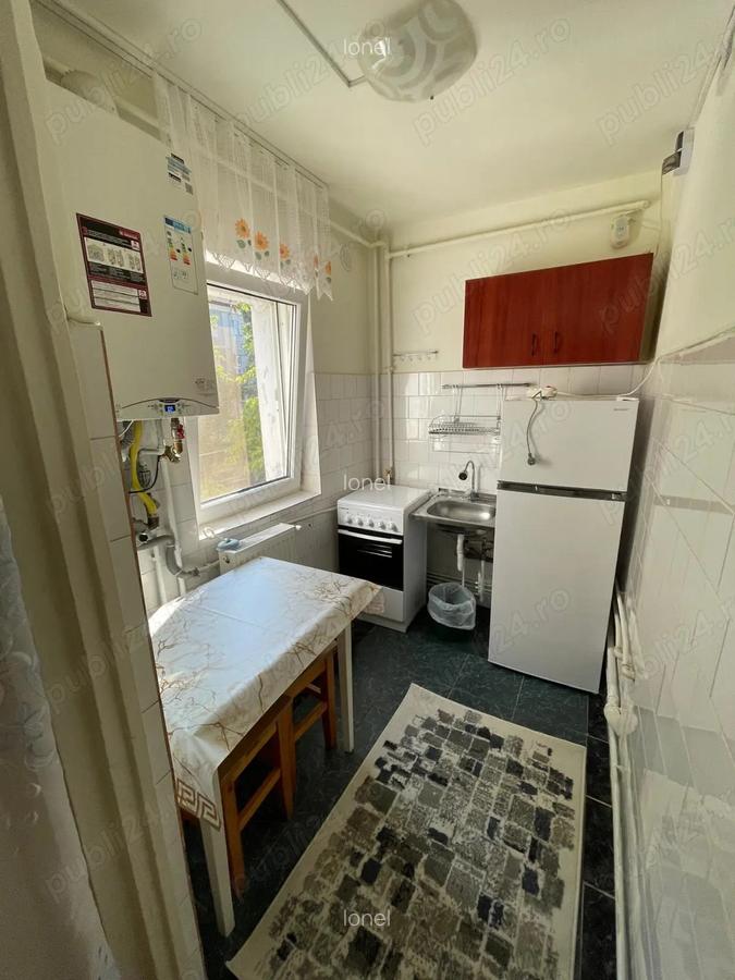 Proprietar inchiriez apartament cu 1 camera,la etajul 2,in zona Lipovei - 3