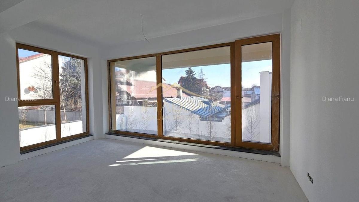 Apartament de vanzare 3 camere tip Duplex***Curte 110mp***Piata Domenii - 6