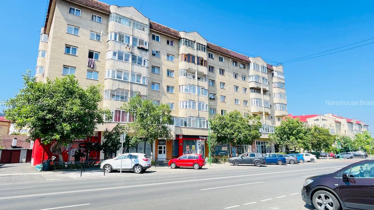 Apartament de inchiriat cu 3 camere  zona Cartier Noua - 1
