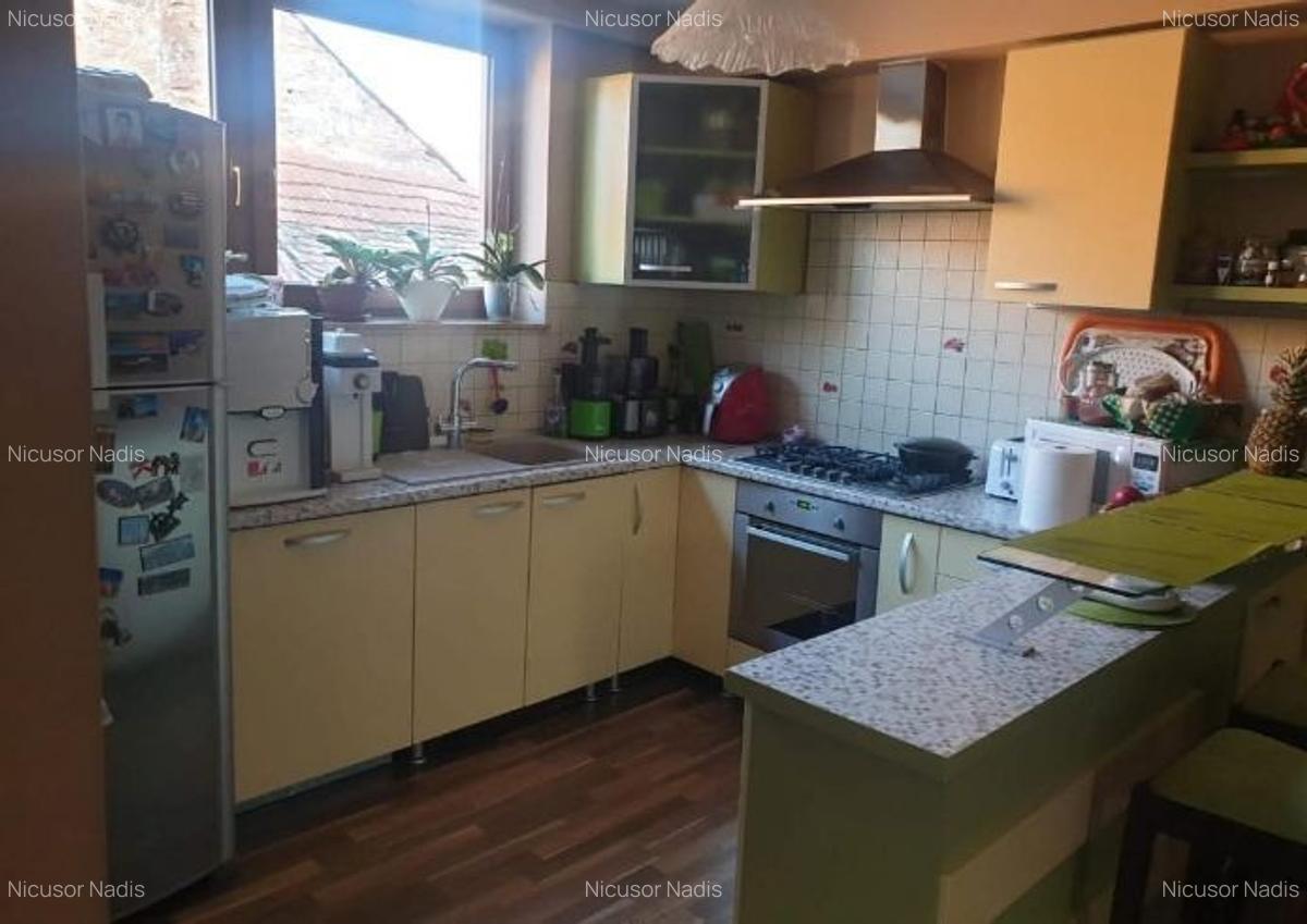 Casă de vânzare în centrul orașului - 2