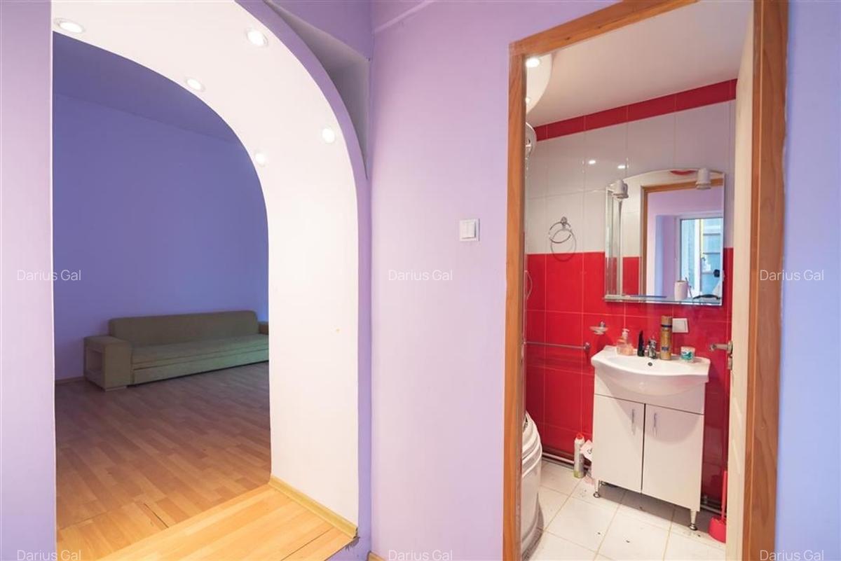 Apartament cu 3 camere semidecomandat în Ultracentral - 3