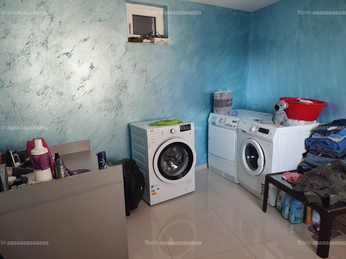 Casă de vânzare 2200 mp2 - 7