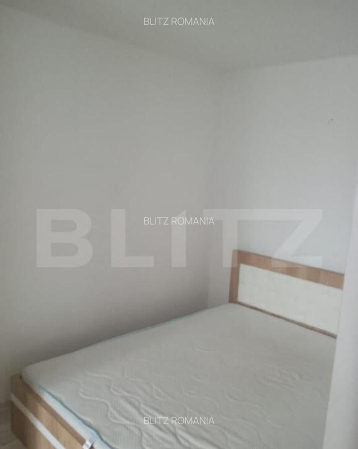 Vanzare Apartament 3 Camere Micro 6 | Decomandat, Utilat, Z - 4