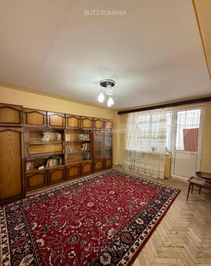 Apartament 3 camere, decomandat, Etajul 3 - 1