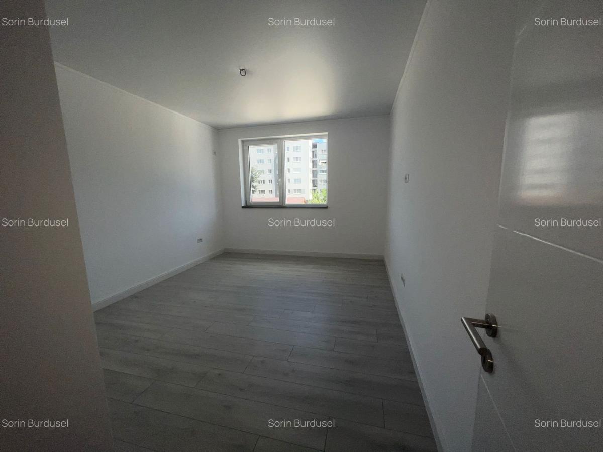 Apartament cu 2 camere decomandat în Apărătorii Patriei - 4