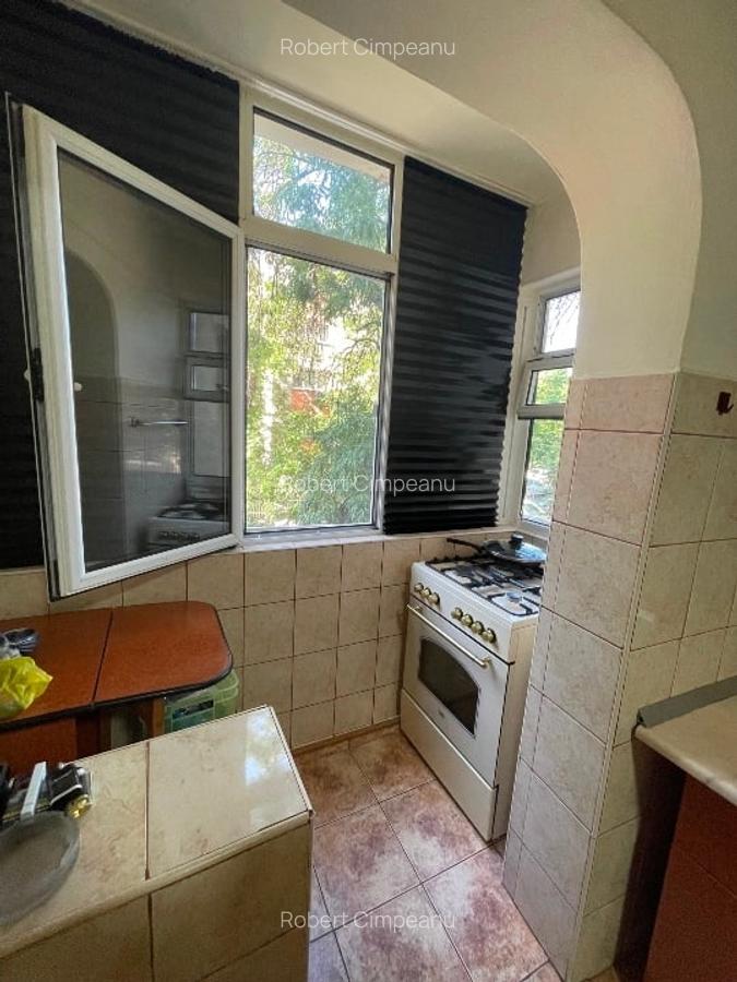 Apartament cu 3 camere decomandat în Titan - 3