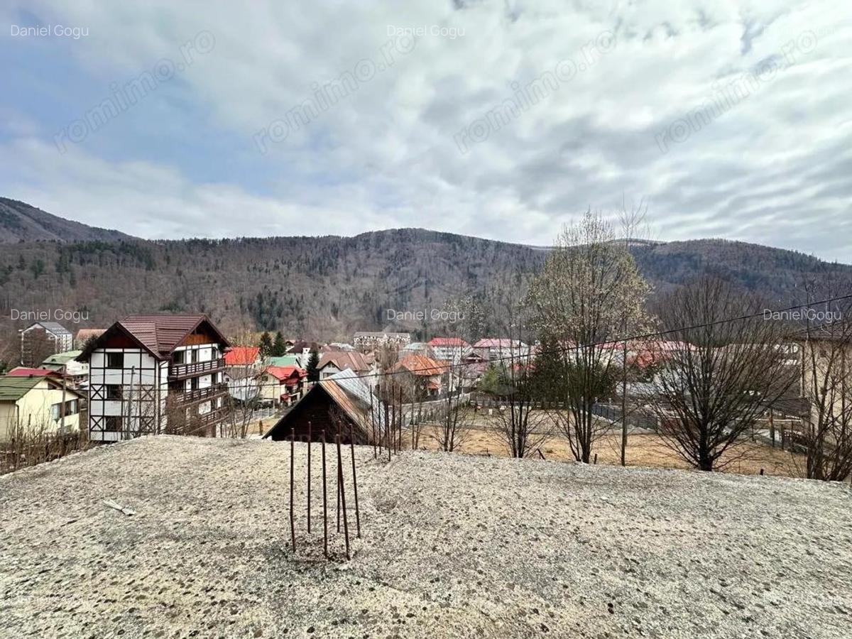 TEREN INTRAVILAN//PLATOU IZVOR//SINAIA - 1