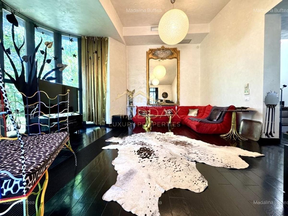 Vila cu 5 camere *344mp* + 800mp Teren // Zona Bucurestii Noi - 4