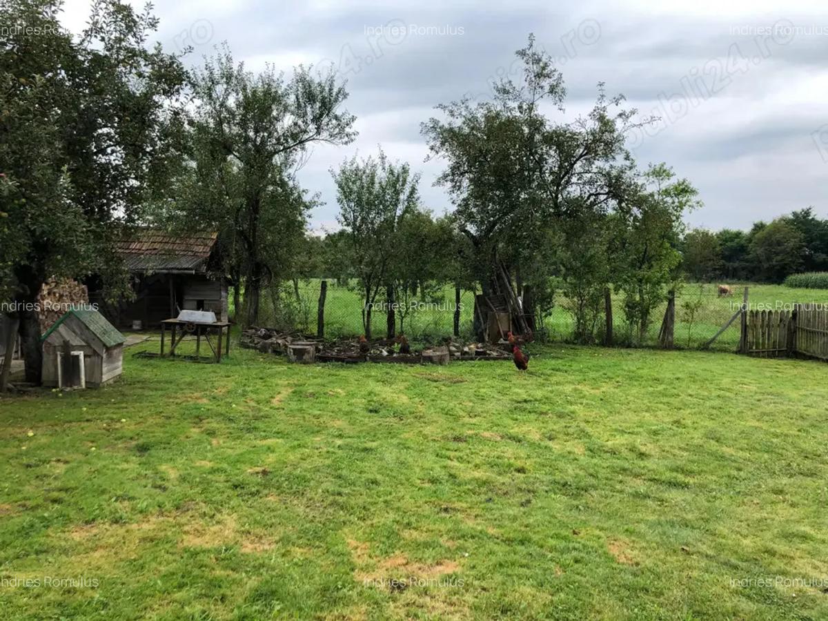 Vand casa cu etaj, dependinte si anexe gospodaresti - 20