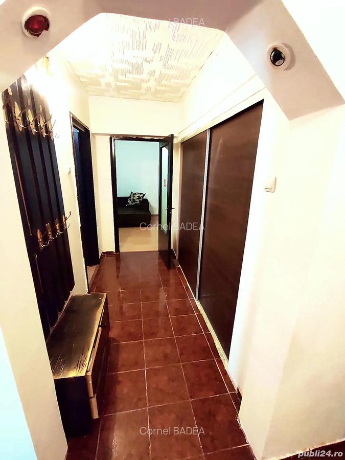 De inchiriat, doua camere, Trapezului metrou - 2