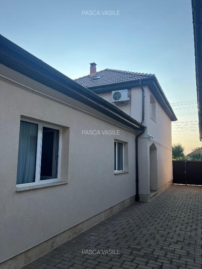 Casa cu etaj în Livada - 1