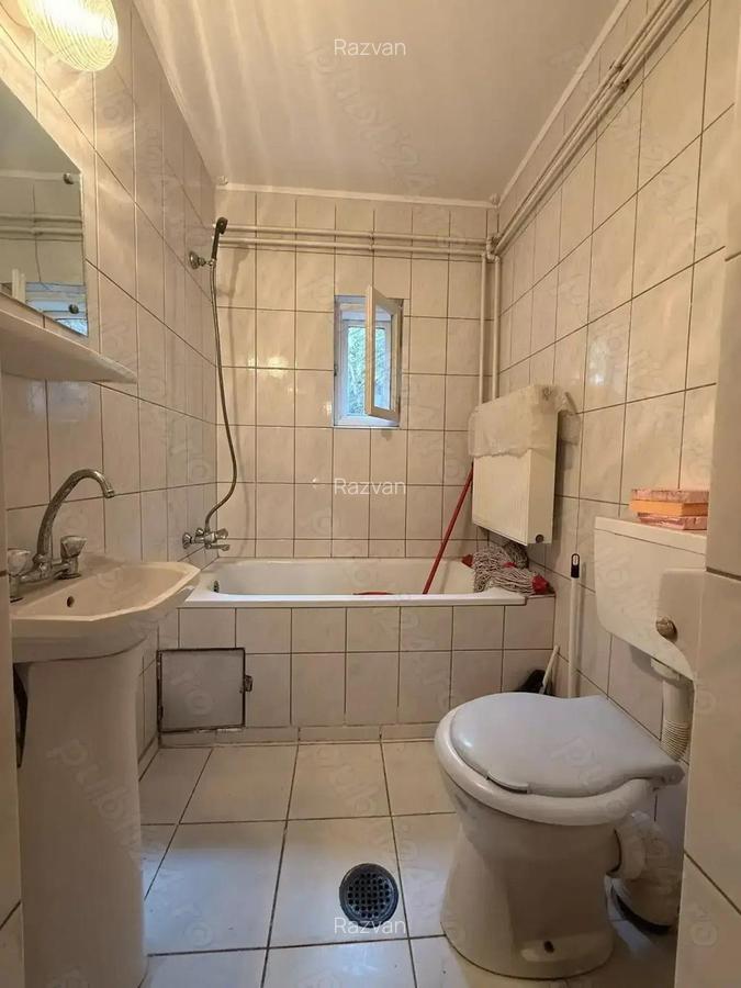 Casa spa?ioasa cu curte, in zona Salaj - 6